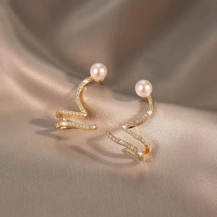 Korean Wave Pearl Rhinestone Stud Earrings - Elegant, Versatile, Trendy Accessories