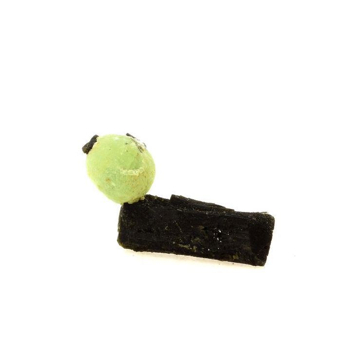 Pierres et Minéraux. Prehnite + Epidote. 90.5 ct. Bendougou, Kayes, Mali.