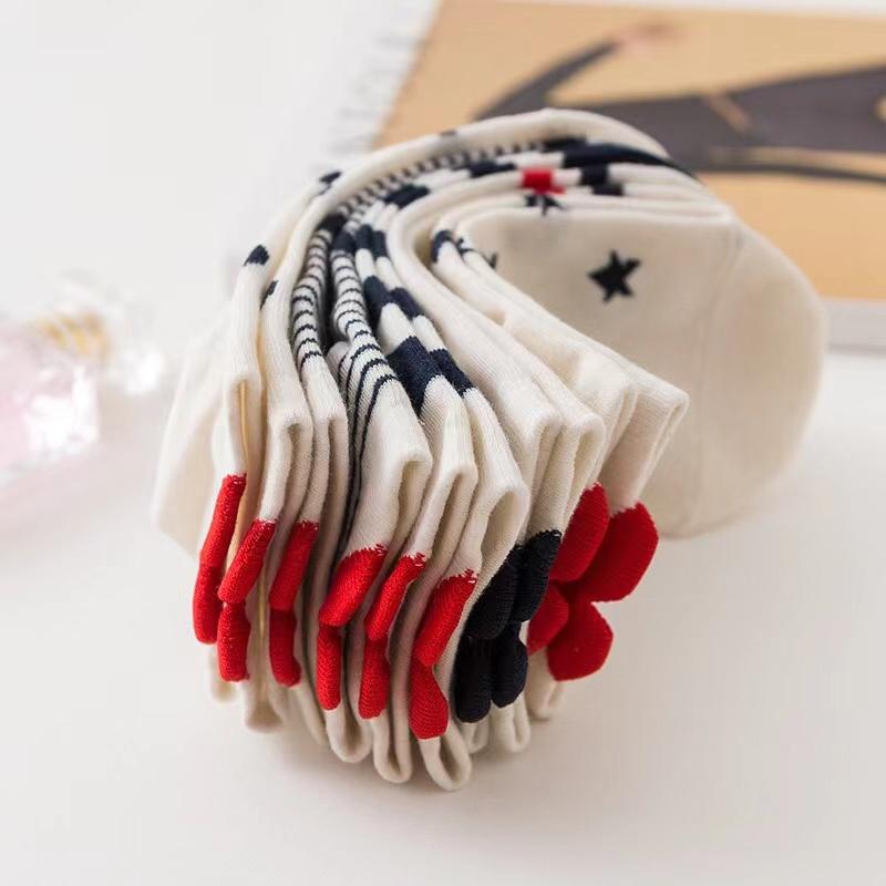 Lustige Söckchen für Damen, modische Cartoon-Ferse, Herz-Socken, niedriger Schnitt, süßer Aufdruck, kurze Baumwollsocken