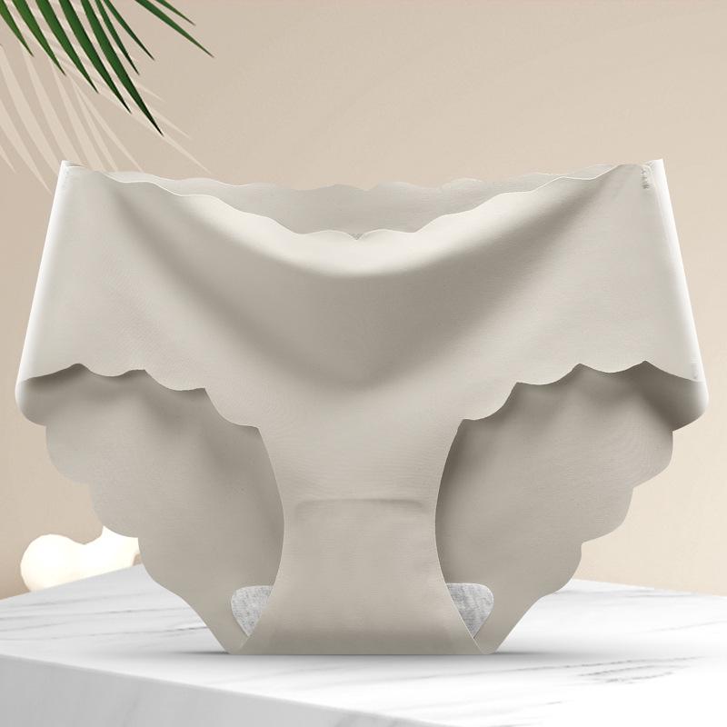 Women's Seamless Ice Silk One-Piece Underwear, Comfortable Mid-Waist Cotton Briefs for Girls, Available in Large Sizes.
