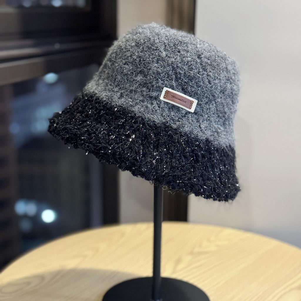 Neuer Plüsch Warmer Fischerhut aus heller Seide für Damen im Herbst und Winter Koreanische Version Vielseitig Gesicht zeigend Kleiner Topfhut Kurze Krempe Bucket Hat