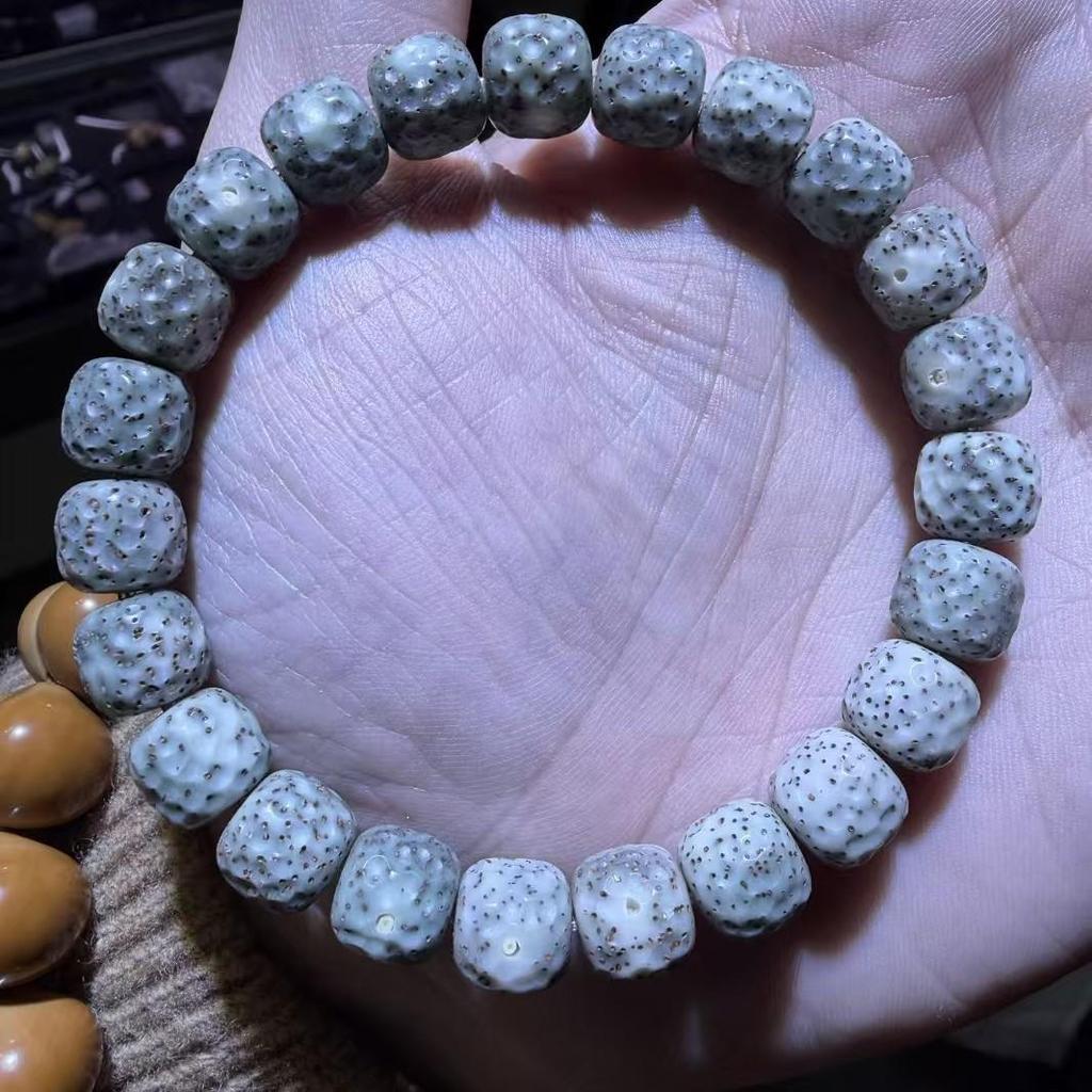 Hainan Wu Xiang Star Moon Bodhi Green Phantom Buddhist Beads Bracelet