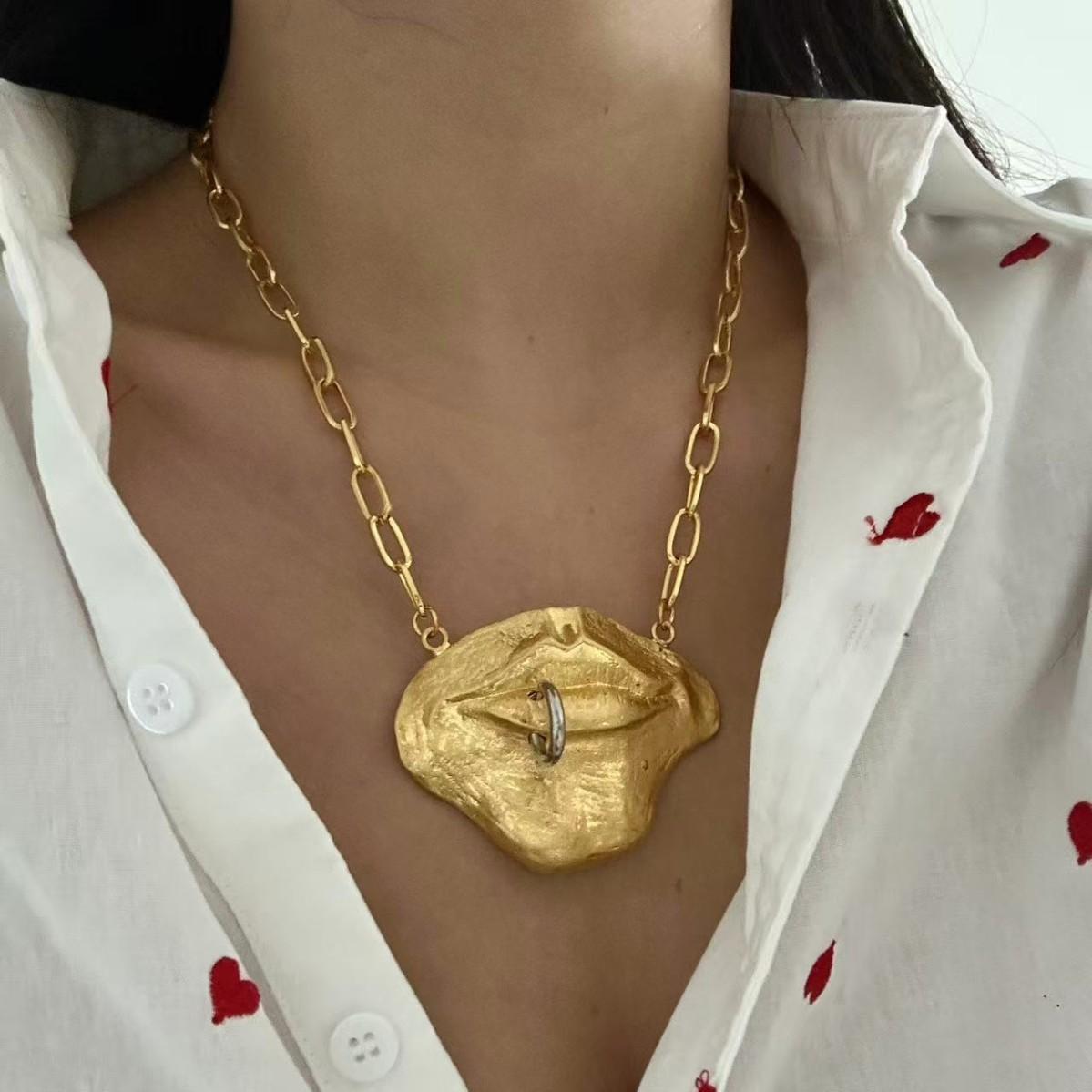 Exaggerated lava metal lip pendant, personalized sexy lip band necklace collarbone chain