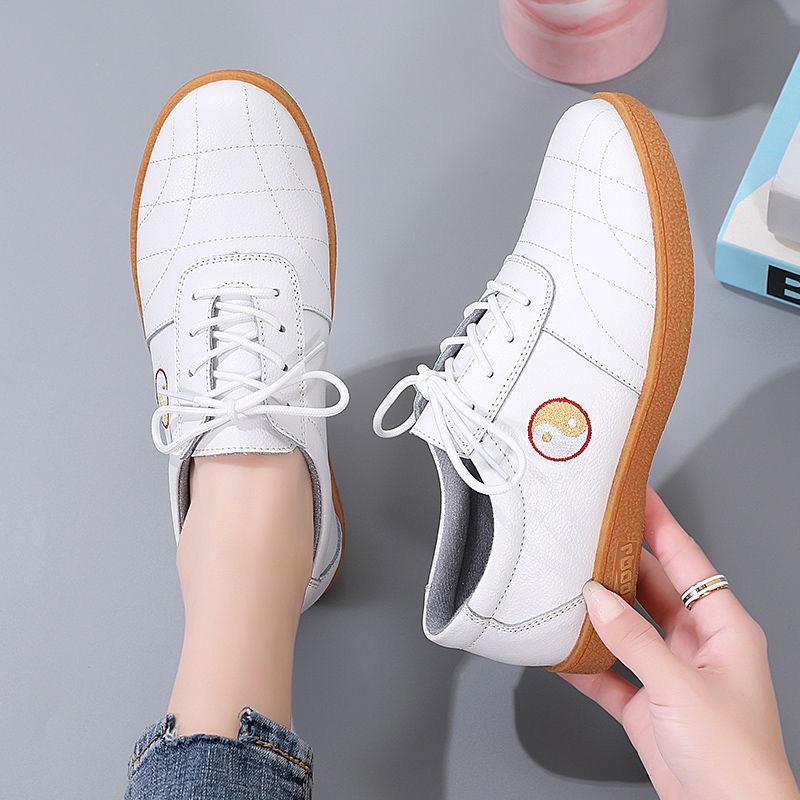 Spring Tai Chi Shoes for Women's Cow Leather Soft Beef Tendon Sole Martial Arts Shoes for Autumn Tai Chi Practice Shoes for Women's Sports Shoes