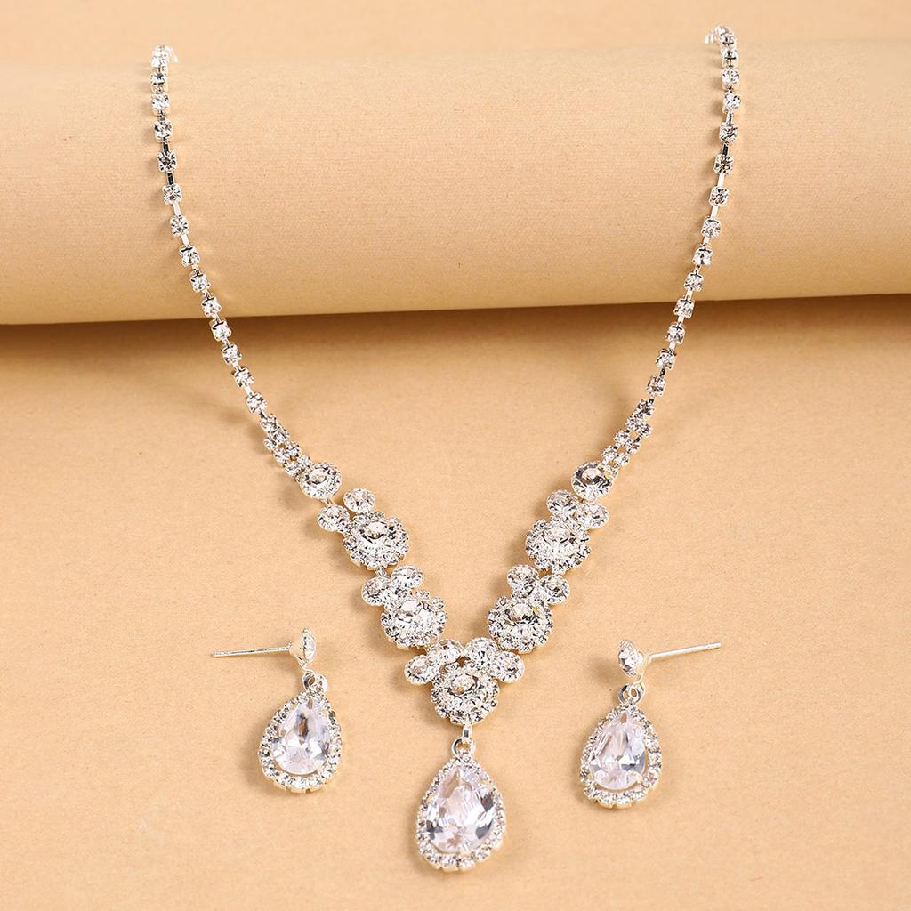 Ladies' Fashionable Design Necklace Earrings Jewelry Set Suitable for Weddings, Gatherings, Holidays, Gifts