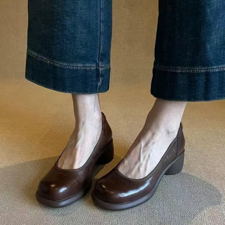 Spot version~ French round head high heels for women's commuting light mouth thick heel single shoes temperament one pedal Mary Jane shoes