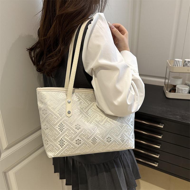 Large-capacity bag women's summer versatile new casual shoulder bag premium texture commuter tote bag