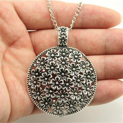 Vintage Floral Hollow Carved Design Silvery Tone Pendant Necklace Elegant Retro Style Jewelry Accessory With Chain