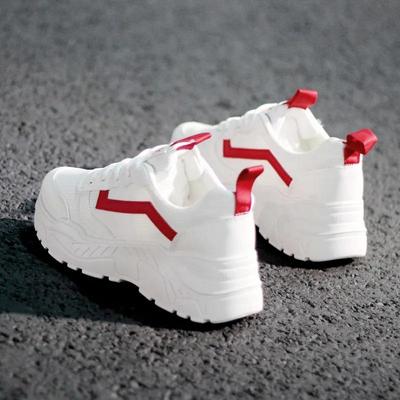 Kleine weiße Schuhe Damen 2022 Frühling und Herbst neue koreanische Version Mode Damen Sommer atmungsaktive Mesh-Turnschuhe Papa Schuhe Trend