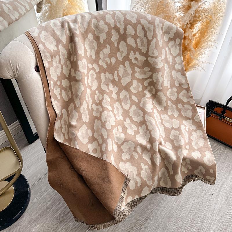 Leopard Print Jacquard Imitation Cashmere Scarf Women'S Short Fringed High-End Shawl