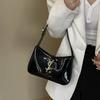 Glänzende Achseltasche PU-Ledermaterial Vielseitige Pendler-Umhängetasche für Damen Weicher horizontaler rechteckiger Stil (Schwarz)