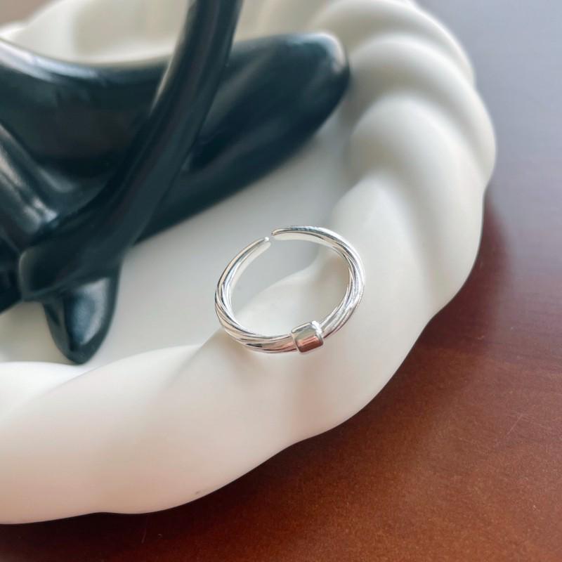 Geometric Twisted Rope Ring for Women: Fashionable Open Band, Versatile Stackable, Creative Index Finger Ring