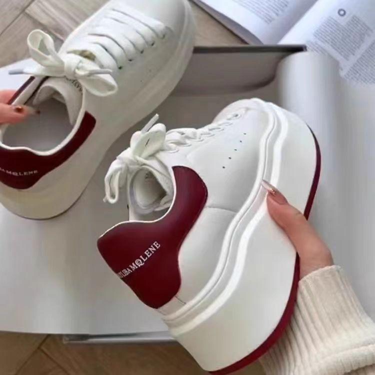 

Весна 2025 новые маленькие туфли на толстой подошве с увеличением высоты, подошва-маффин, универсальные туфли McQueen, модные повседневные маленькие белые туфли 40