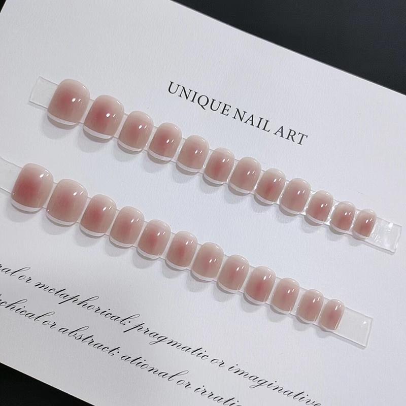 Trendy B471 Short Wearable Nail Tips With Charming Star Pattern Perfect For All Occasions