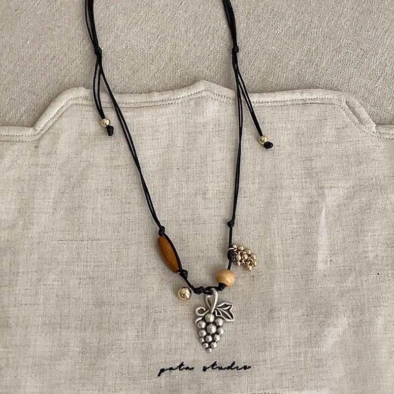 Li Yitong Style Grapevine Braided Drawstring Necklace: Retro, Fashionable and Versatile Women's Choker
