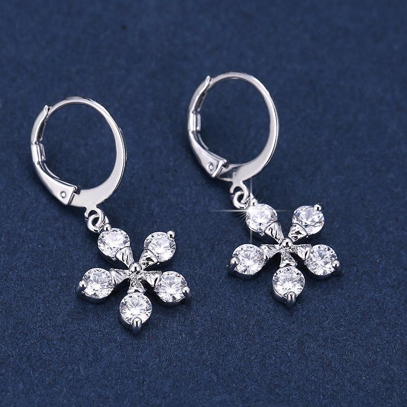 Elegant Rhinestone Tassel Drop Earrings: Floral Metal Snowflake Design