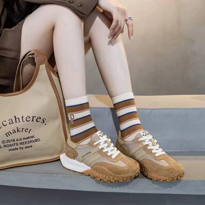 European popular dad shoes women's autumn 2025 new super fire moral training shoes thick sole showing feet small sports casual shoes