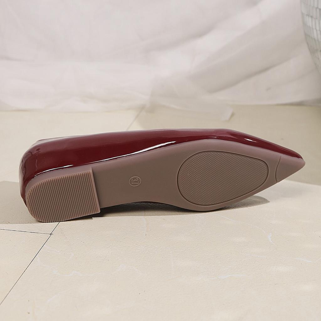 Classic Flats for Women Summer Casual Leather Slip On Pointed Toe Internal Elevation Shoes for Women New Casual Shoes Plus Size