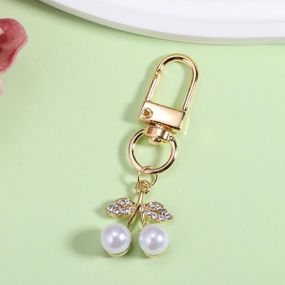 Sparkling crystal pearl Snowflake Keychain Boho Zinc alloy metal Key Chain Ring for Women Kids Christmas Accessories Keyholder