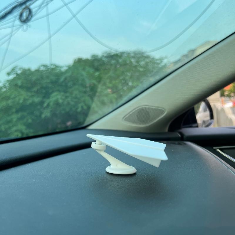 1/2/5Pcs Car Paper Airplane Ornaments, Creative In-Car Inertia Following The Aircraft-Shaped Center Console Decoration Toys