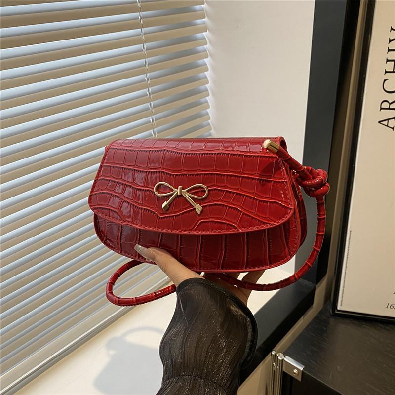 

Модная сумка-багет на плечо с бантом, красивая однотонная летняя простая универсальная сумка-мессенджер для通勤 для женщин красный