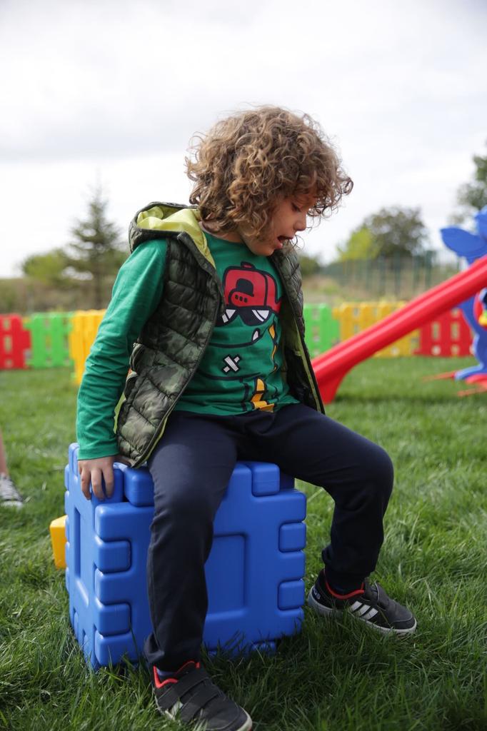 large educational blocks King - green