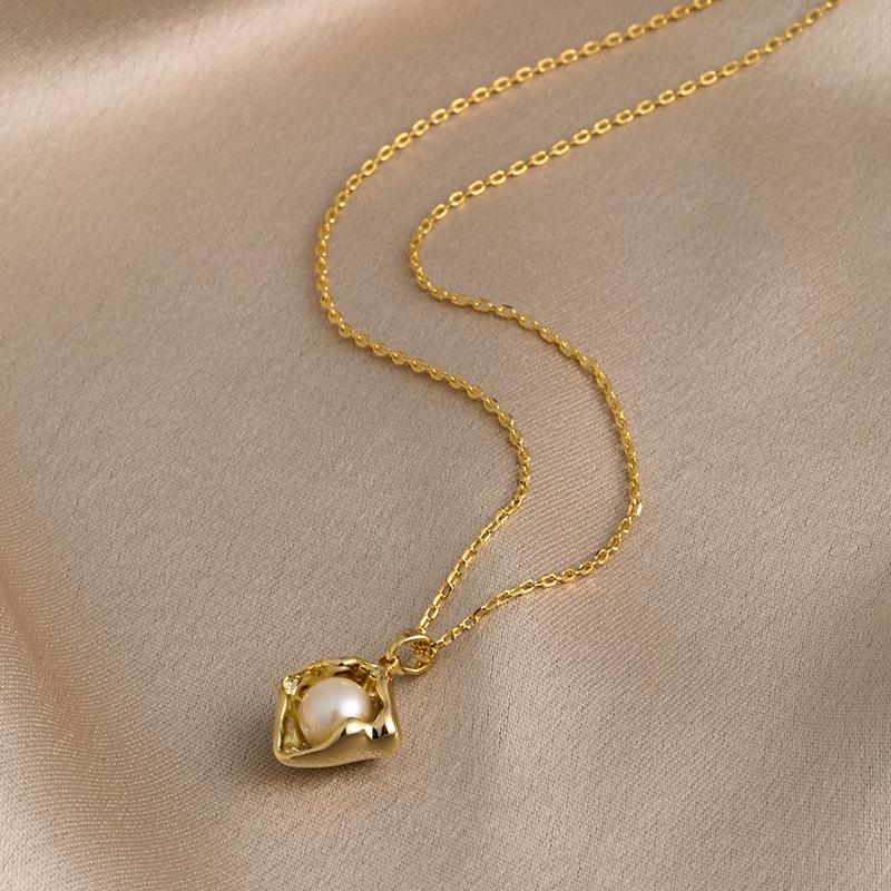 14K Gold Plated Irregular Pearl Necklace for Women - Versatile Luxury Clavicle Chain Design