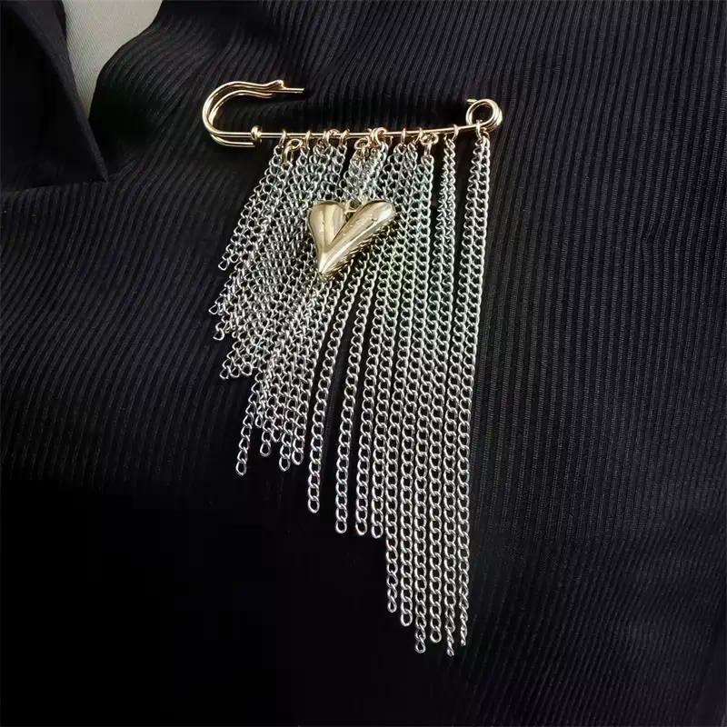 Chic Love Link Tassel Pin Brooch Stylish Ladies Apparel Adornments Pin Pant Adaptor Pin Handbag Charms Gifts