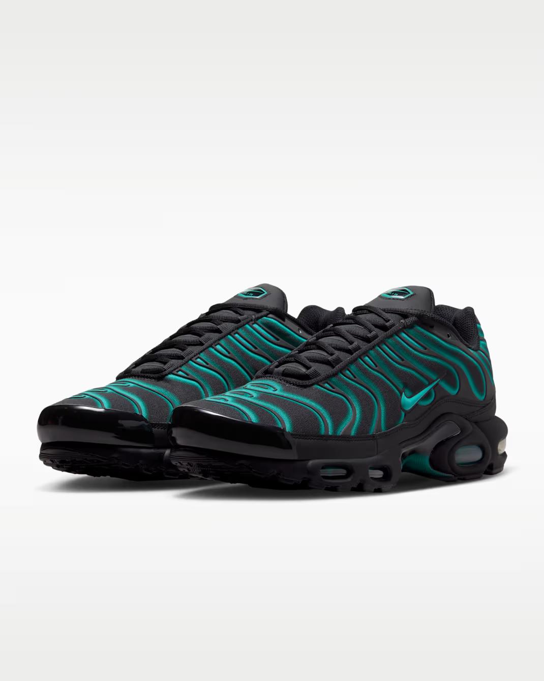 IV5756-001 Nike Air Max Plus  Black/Dusty