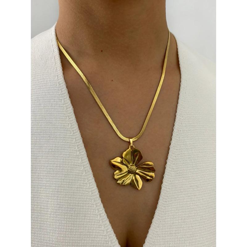 European and American Fashion Gold Plated Flat Snake Chain Large Flower Pendant Necklace for Women Waterproof Jewelry