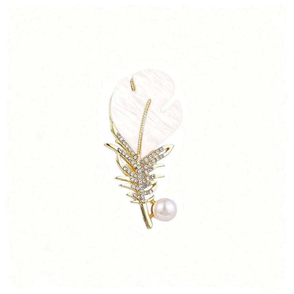 Elegant Feather Pin Brooch: High-End Versatile Corsage for Women