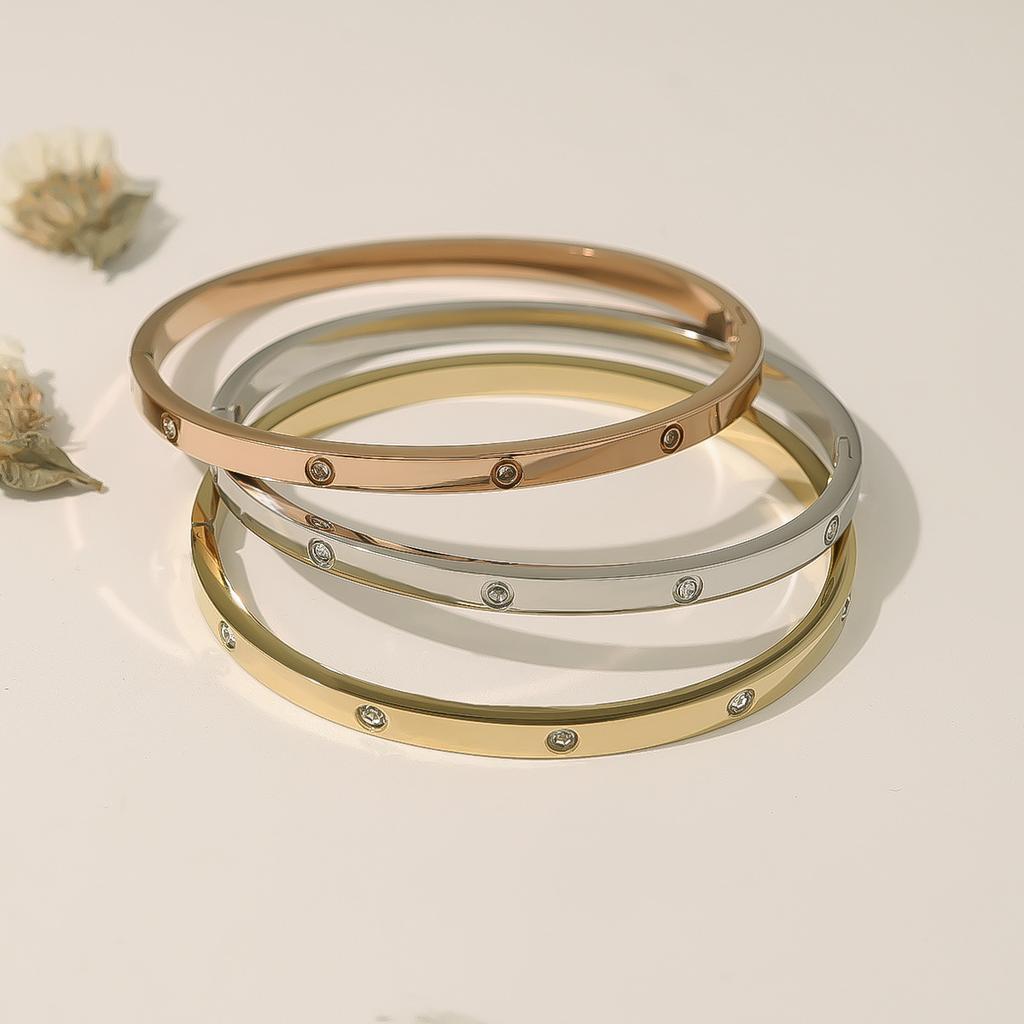 The Same Stainless Steel Bracelet Girls Advanced Feeling Gold-Plated Buckle Bracelet Does Not Fade Titanium Steel Jewelry