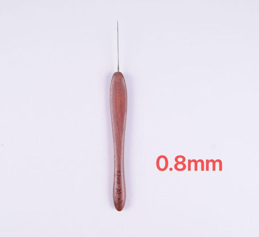 Crochet Blood Sandalwood Handle Hand Knitting Tool Non-Slip Stainless Steel Crochet 0.8mm
