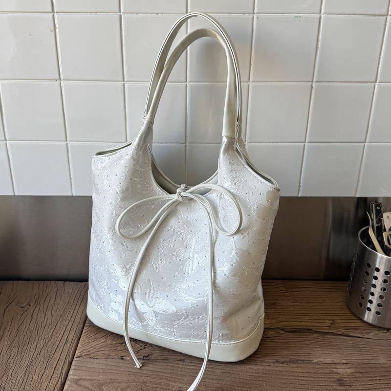 Today's popular bags, new summer texture niche shoulder bags, versatile messenger bucket bags