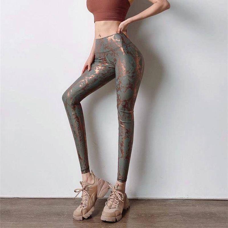 Pantaloni da Yoga Bronzanti Elasticizzati Stretti Moda Vento Elegante Fantasia Serpente Fianchi a Pesca Pantaloni Fitness Vita Alta Dimagranti Pantaloni Sportivi