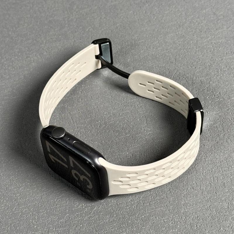 Silicone Strap for Apple Watch Band 49mm 46mm 45mm 44mm 42mm 40/41mm Magnetic Bracelet Correa iWatch Series 10 9 8 7 6 5 4 Ultra