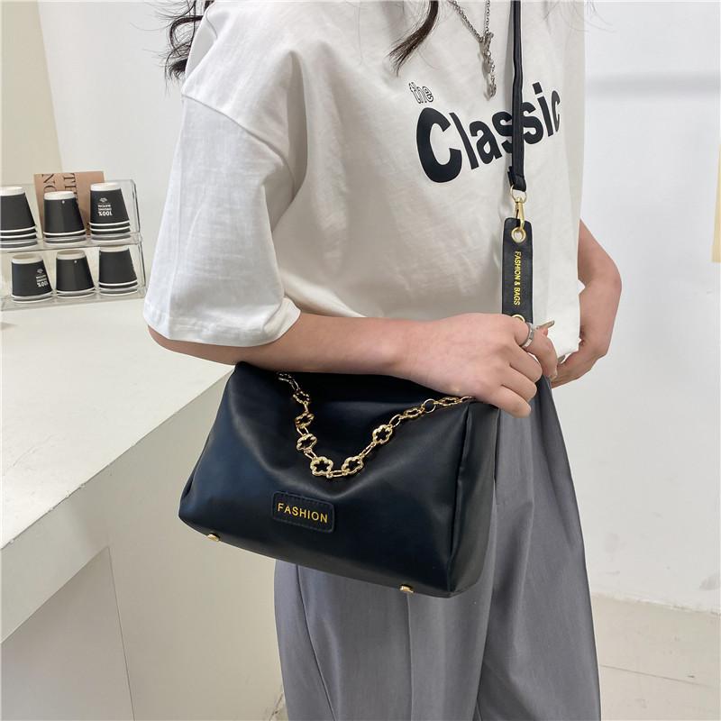 Chic Urban Style Women's Handbag 2022 Spring Summer Fashion Trendy Pu Leather Small Square Shoulder Bag