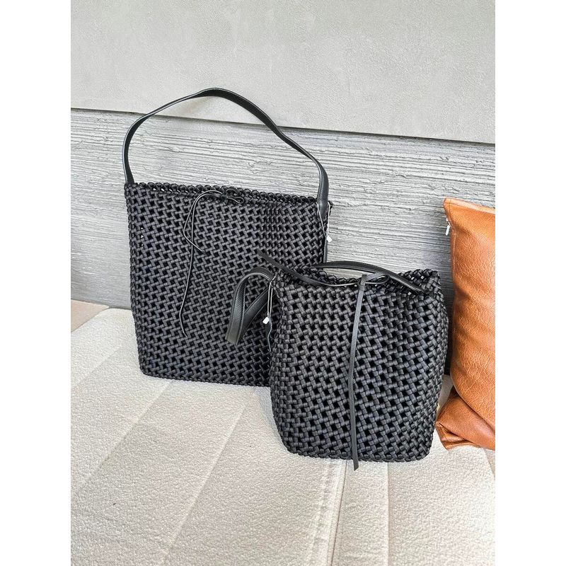 

Hand-Woven Hollow Bucket Bag Large Capacity Woven Bag Commuter All-Match Shoulder Underarm Tote Bag Underarm Women s Bag Grey small size [pure hand-woven] (send liner bag)