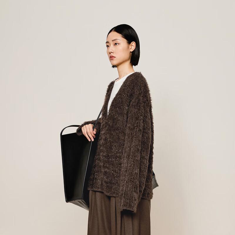 

LESS Women s 2024 Winter V-Neck Pullover Sweater 2OA314040 XS