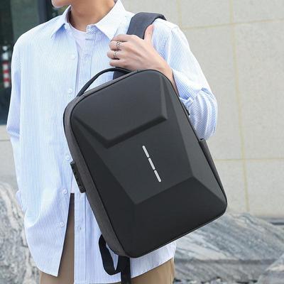 Zaino Antifurto con Alimentazione USB da Uomo: Zaino per Laptop e Scuola di Grande Capacità con Guscio Rigido