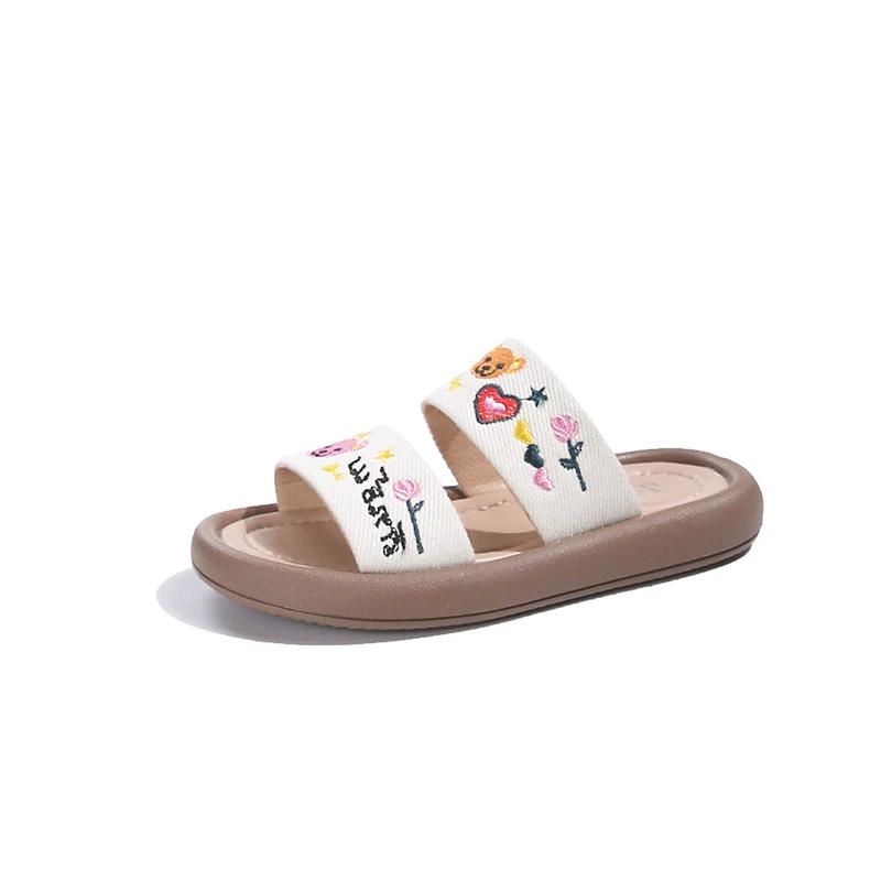 

Summer Children Slippers Girls Soft Soled Slippers Outside Open-toe Shoes Cute Bear Embroidery Kids Non-slip Beach Slides Mules 24