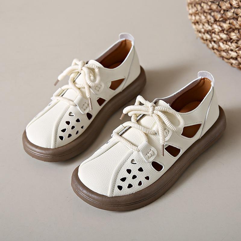 Spring and Summer New Retro Hollow Sandals Female Korean Version of The Big Yards of Casual Students Strap