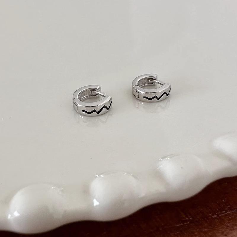 

Vintage Wave Striped Earrings Niche Irregular Lines Personality Minimalist Hip-hop Style Dainty Unisex Daily Wear Earrings