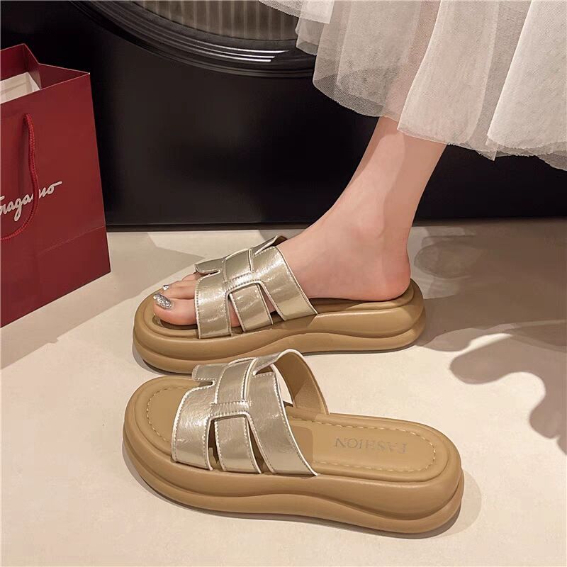 Thick-soled Silver Cool Slippers for Women's Summer Wear 2025 New Models with Skirts, Anti-skid Sandals for Stepping On Shit, Beach One-word Drag