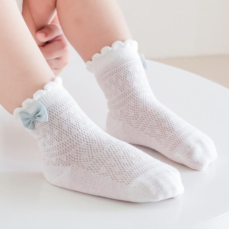 Set of 3 Pair Girls Cotton Ankle Socks Baby Hosiery with Nonslip Elastic Cuffs Design for Toddler Daily Comfort Wear