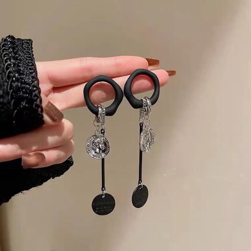 Elegant Black Butterfly Tassel Earrings - Sweet, Cool, and Versatile Design