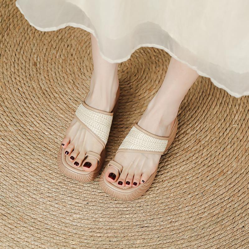 Summer vacation style retro straw thick heel thick sole heightening cool slippers women's toe Roman shoes cover toe flip-flops