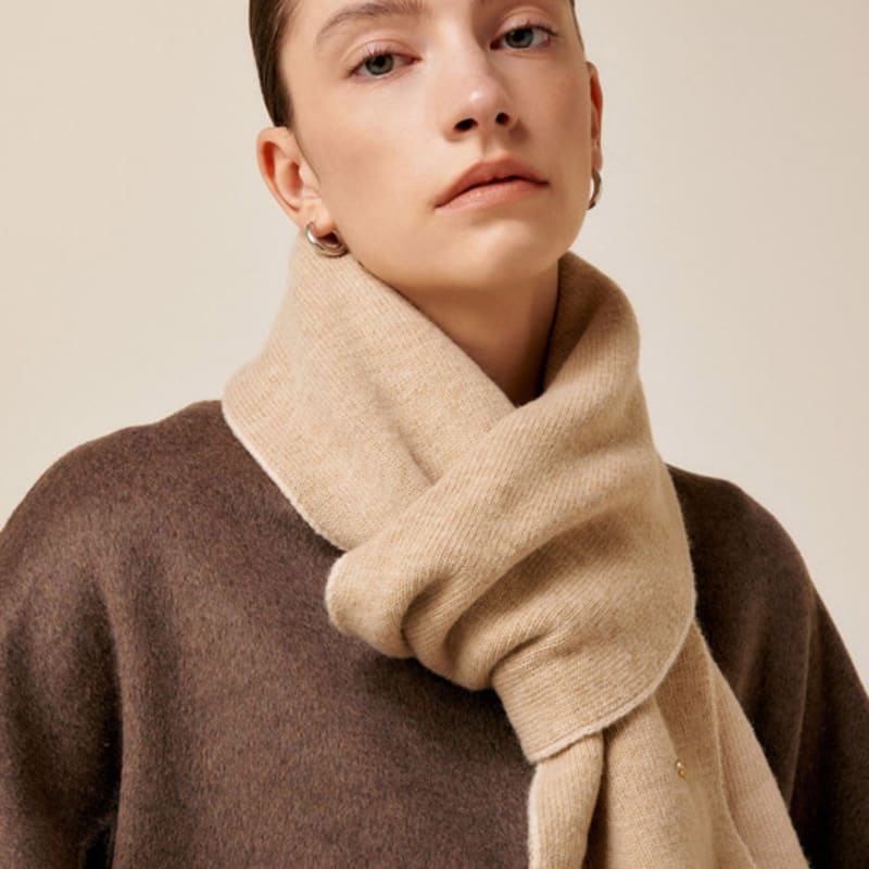 Saint Luxure double-sided color block muffler beige
