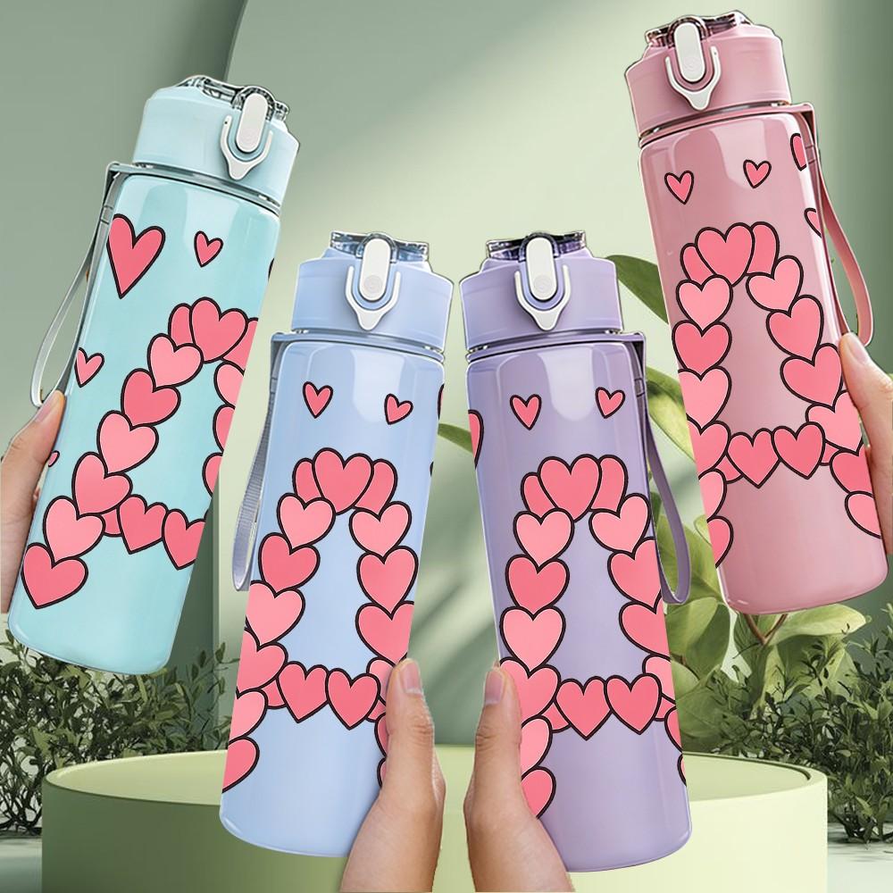 1PC Heart Shaped Letter A 750ml Color Plastic Sports Water Bottle Leakproof Flip Straw Lid Suitable for Sports Office Home Use