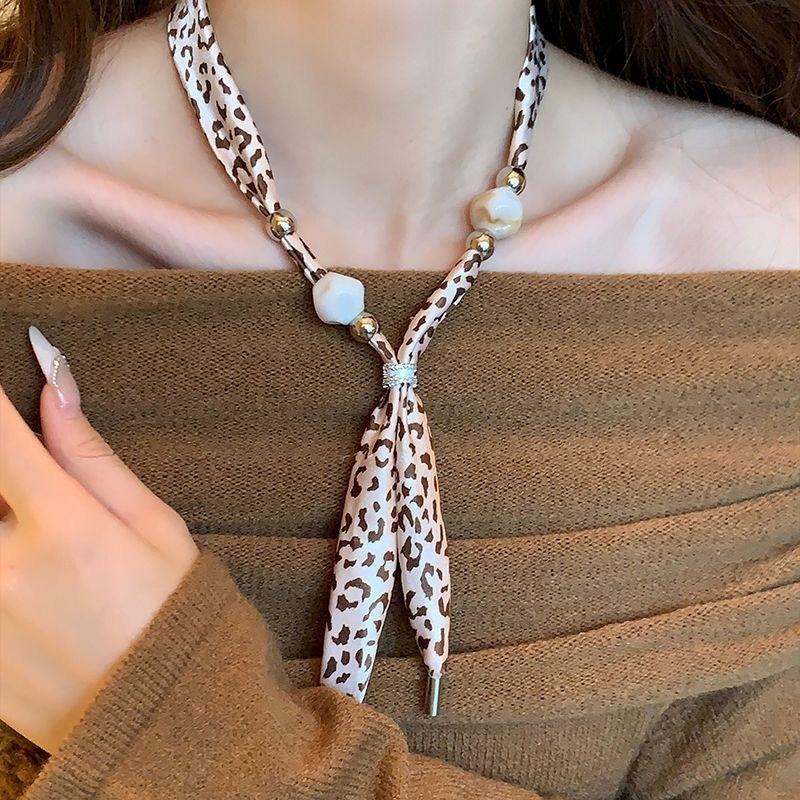 

Retro Geometric Beads Pendant Silk Scarf Necklace for Women Light Luxury Personality Unique Exquisite Fashion Necklace Clavicle